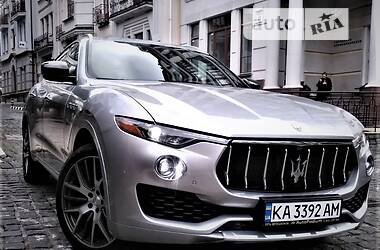 Внедорожник / Кроссовер Maserati Levante 2017 в Киеве