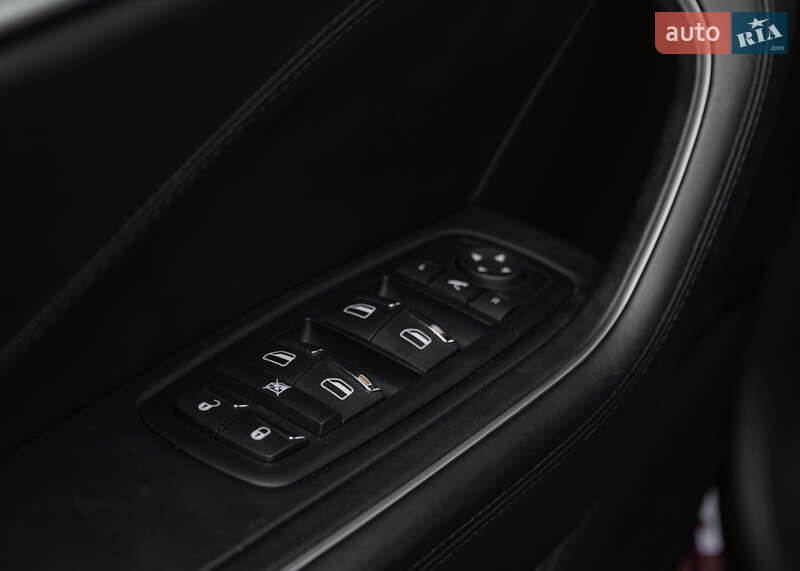 Позашляховик / Кросовер Maserati Levante 2016 в Києві