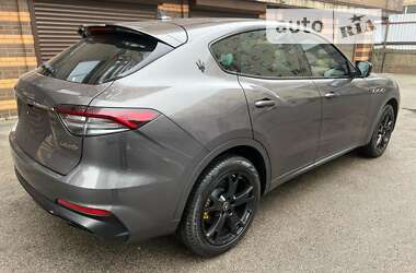 Внедорожник / Кроссовер Maserati Levante 2021 в Киеве