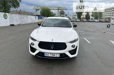 Позашляховик / Кросовер Maserati Levante 2021 в Києві