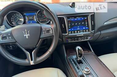 Позашляховик / Кросовер Maserati Levante 2016 в Києві