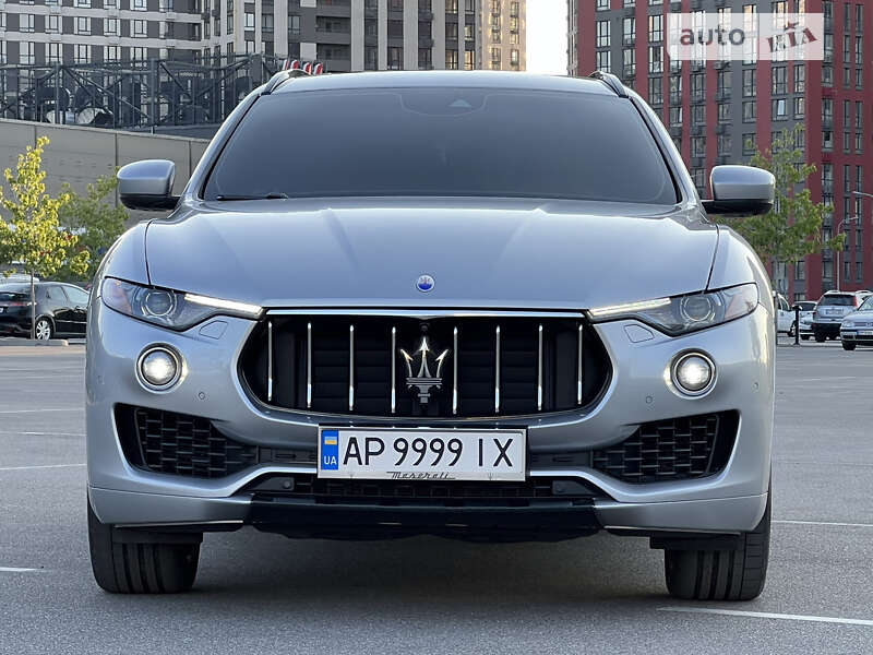 Внедорожник / Кроссовер Maserati Levante 2016 в Киеве