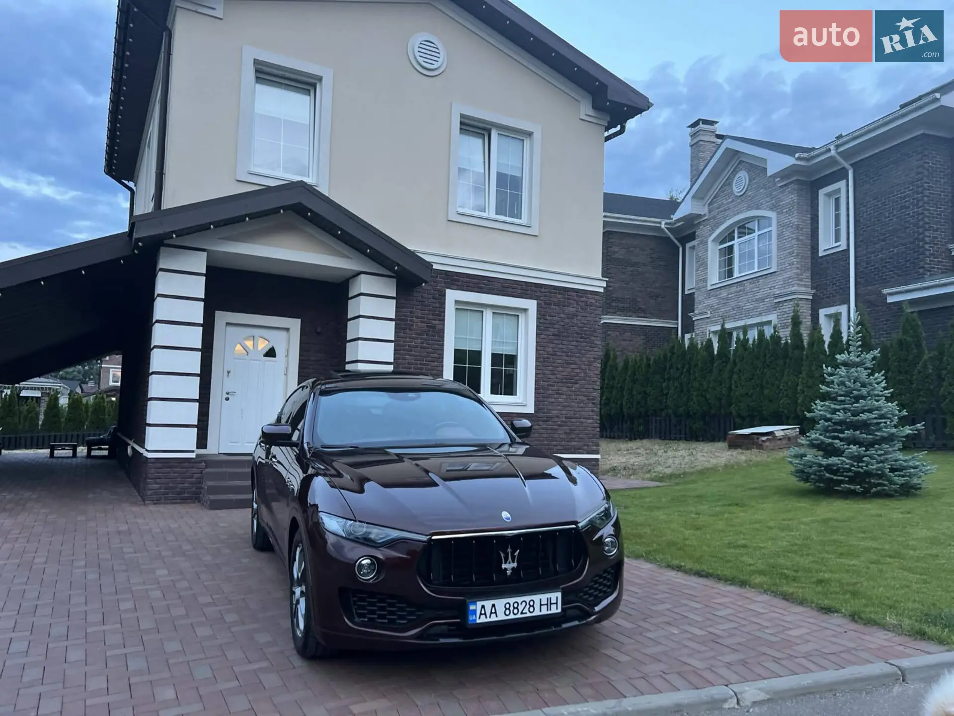 2017 Maserati Levante - мініатюра 9