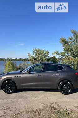 Позашляховик / Кросовер Maserati Levante 2017 в Дніпрі