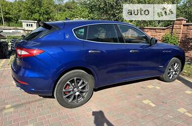 Позашляховик / Кросовер Maserati Levante 2020 в 
