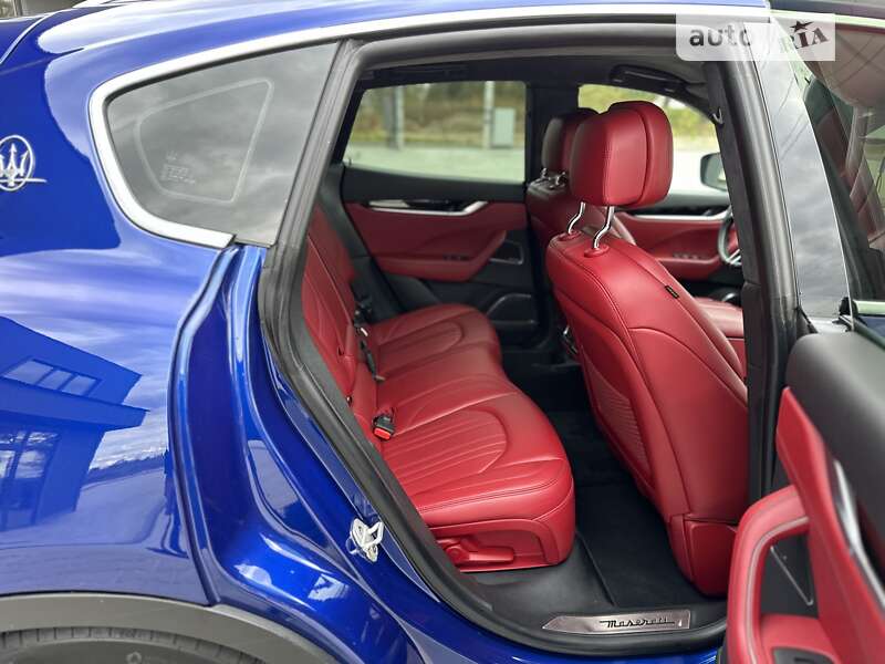 Внедорожник / Кроссовер Maserati Levante 2016 в Днепре