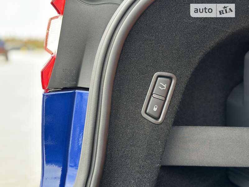 Внедорожник / Кроссовер Maserati Levante 2016 в Днепре