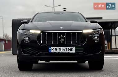 Внедорожник / Кроссовер Maserati Levante 2016 в Киеве