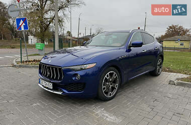 Внедорожник / Кроссовер Maserati Levante 2017 в Киеве