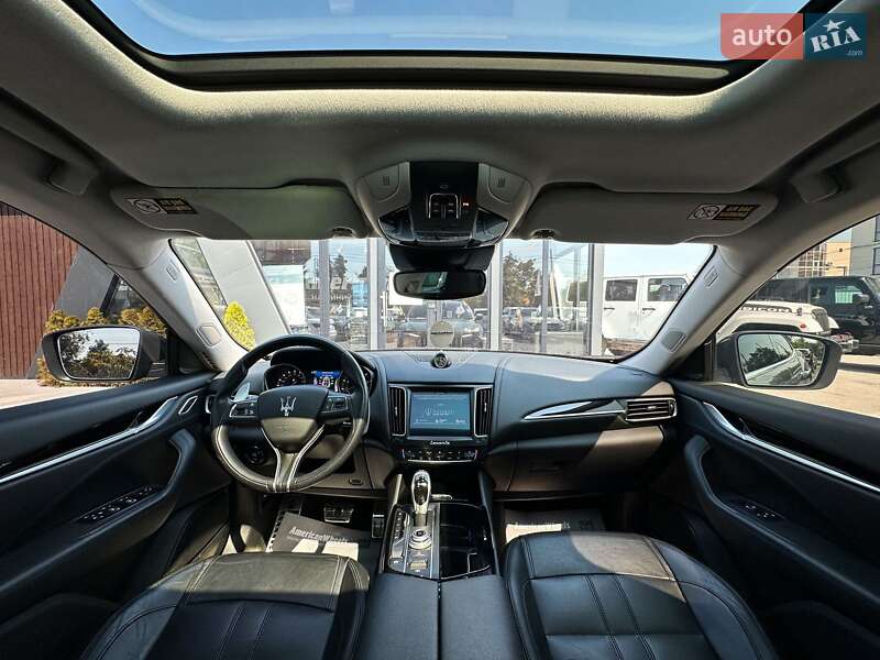 Позашляховик / Кросовер Maserati Levante 2017 в Чернівцях