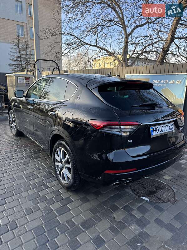 Внедорожник / Кроссовер Maserati Levante 2018 в Тернополе