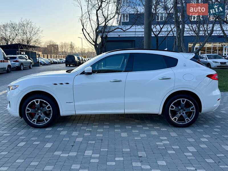 Внедорожник / Кроссовер Maserati Levante 2016 в Одессе