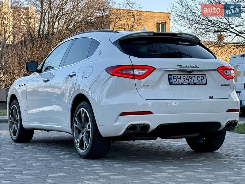 Внедорожник / Кроссовер Maserati Levante 2016 в Одессе