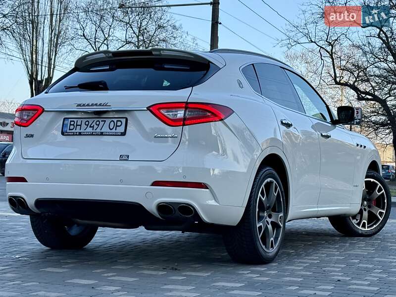 Внедорожник / Кроссовер Maserati Levante 2016 в Одессе
