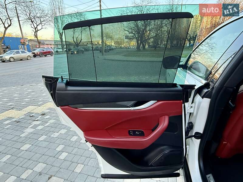 Внедорожник / Кроссовер Maserati Levante 2016 в Одессе