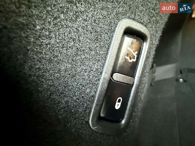 Внедорожник / Кроссовер Maserati Levante 2016 в Одессе