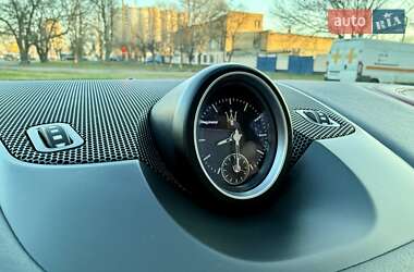 Позашляховик / Кросовер Maserati Levante 2016 в 
