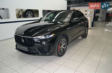 Позашляховик / Кросовер Maserati Levante 2018 в 