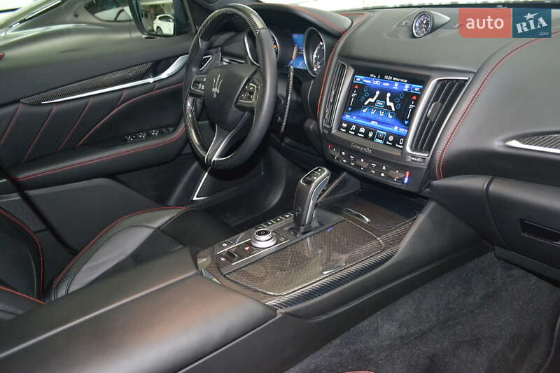 Позашляховик / Кросовер Maserati Levante 2018 в Києві фото 26 Позашляховик / Кросовер Maserati Levante 2018 в Києві