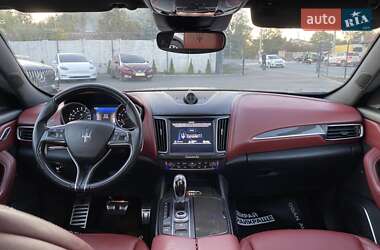 Внедорожник / Кроссовер Maserati Levante 2017 в 