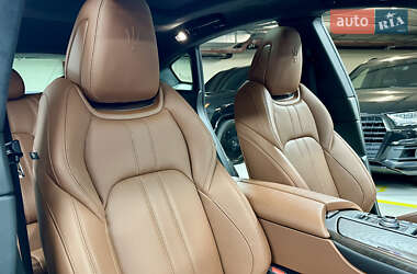 Позашляховик / Кросовер Maserati Levante 2022 в 