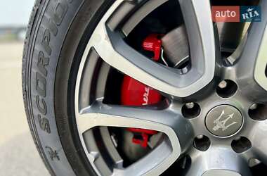 Позашляховик / Кросовер Maserati Levante 2021 в Києві