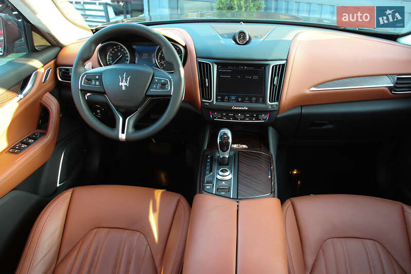 Внедорожник / Кроссовер Maserati Levante 2017 в Одессе