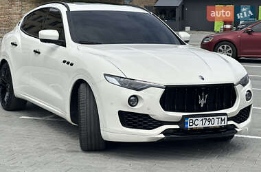 Внедорожник / Кроссовер Maserati Levante 2018 в 