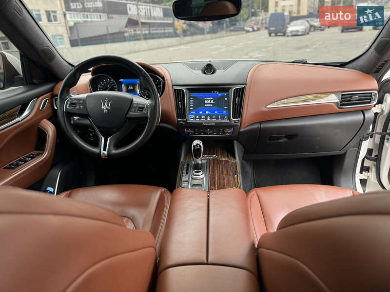 Внедорожник / Кроссовер Maserati Levante 2016 в Киеве фото 10 Внедорожник / Кроссовер Maserati Levante 2016 в Киеве