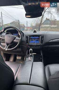 Внедорожник / Кроссовер Maserati Levante 2018 в 
