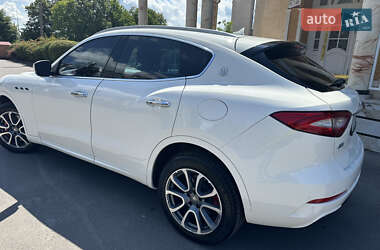 Внедорожник / Кроссовер Maserati Levante 2017 в 