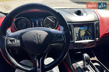Внедорожник / Кроссовер Maserati Levante 2017 в 
