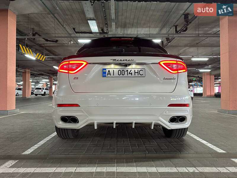 Позашляховик / Кросовер Maserati Levante 2017 в Києві