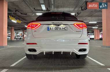 Внедорожник / Кроссовер Maserati Levante 2017 в 