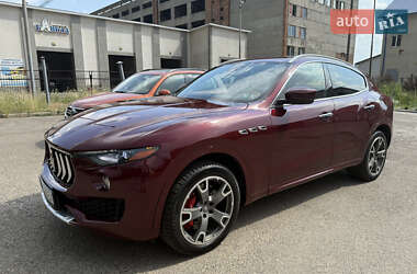 Внедорожник / Кроссовер Maserati Levante 2016 в 