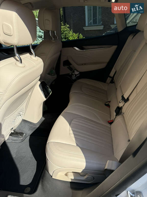 Внедорожник / Кроссовер Maserati Levante 2019 в Киеве