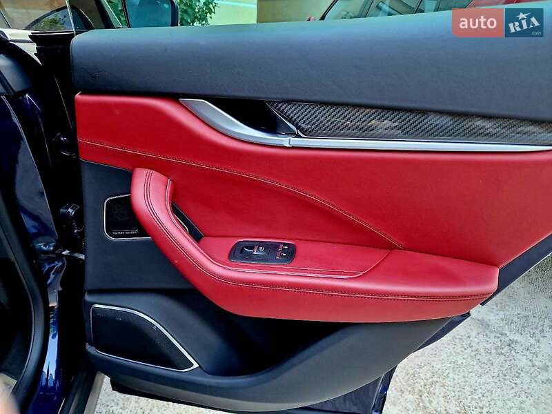 Позашляховик / Кросовер Maserati Levante 2018 в Києві