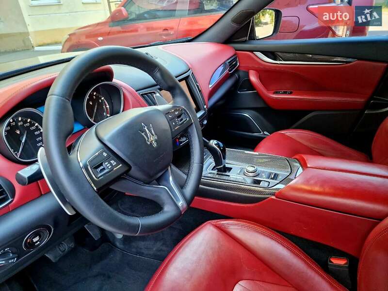 Позашляховик / Кросовер Maserati Levante 2018 в Києві