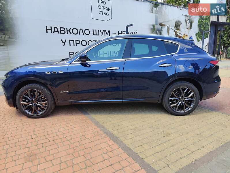 Внедорожник / Кроссовер Maserati Levante 2019 в Одессе