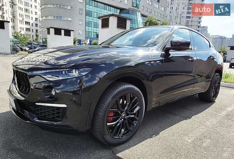 Внедорожник / Кроссовер Maserati Levante 2021 в Киеве