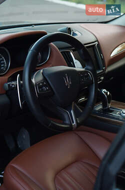 Внедорожник / Кроссовер Maserati Levante 2016 в 
