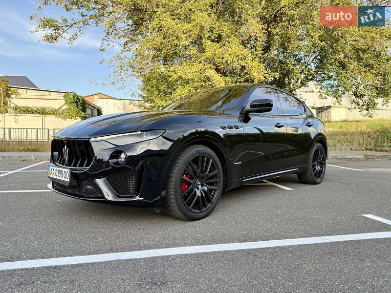 Позашляховик / Кросовер Maserati Levante 2020 в Києві