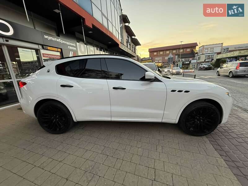 Внедорожник / Кроссовер Maserati Levante 2018 в Львове