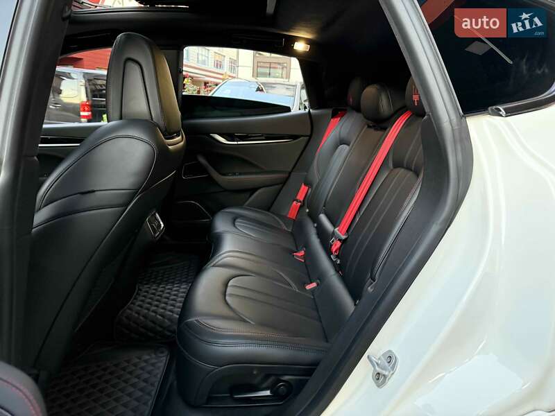 Внедорожник / Кроссовер Maserati Levante 2018 в Львове