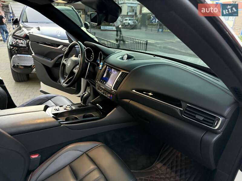 Внедорожник / Кроссовер Maserati Levante 2018 в Львове