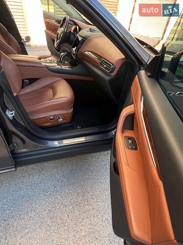 Внедорожник / Кроссовер Maserati Levante 2021 в Киеве