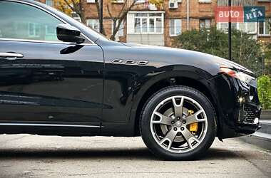 Внедорожник / Кроссовер Maserati Levante 2018 в 