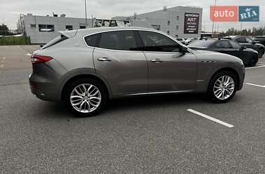 Внедорожник / Кроссовер Maserati Levante 2019 в 