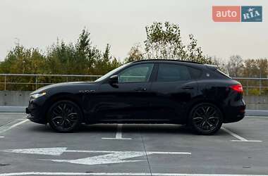 Внедорожник / Кроссовер Maserati Levante 2018 в  фото 10 Внедорожник / Кроссовер Maserati Levante 2018 в