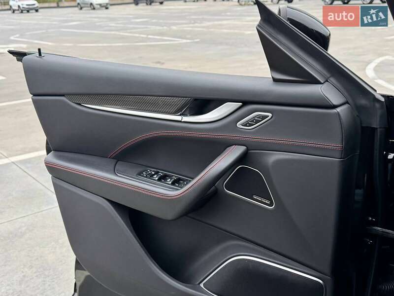 Внедорожник / Кроссовер Maserati Levante 2018 в Киеве фото 53 Внедорожник / Кроссовер Maserati Levante 2018 в Киеве